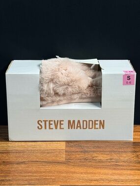 STEVE MADDEN Women’s Slippers (Size S 5-6)